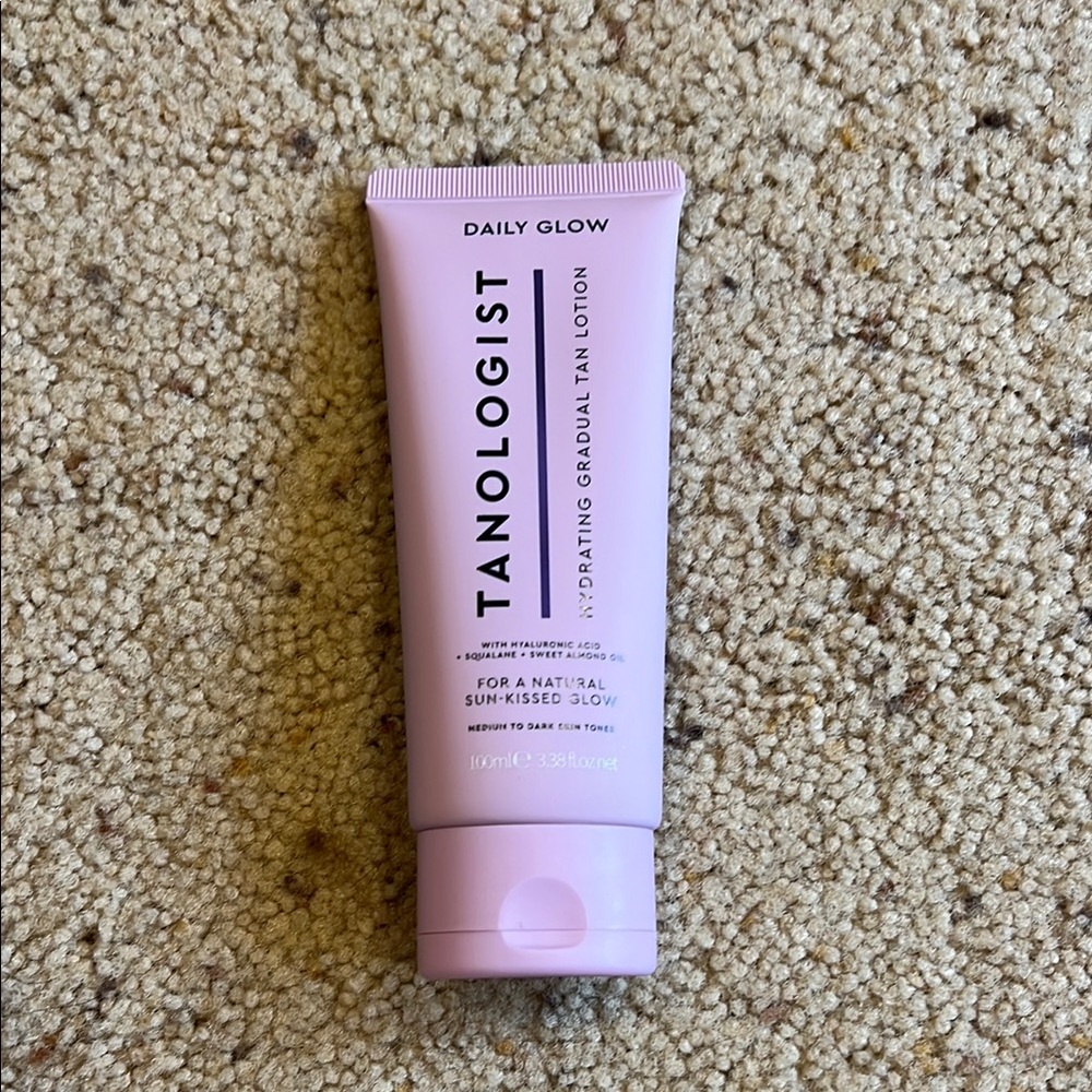 Tanologist Daily Glow Hydrating Gradual Tan Lotion - Pink